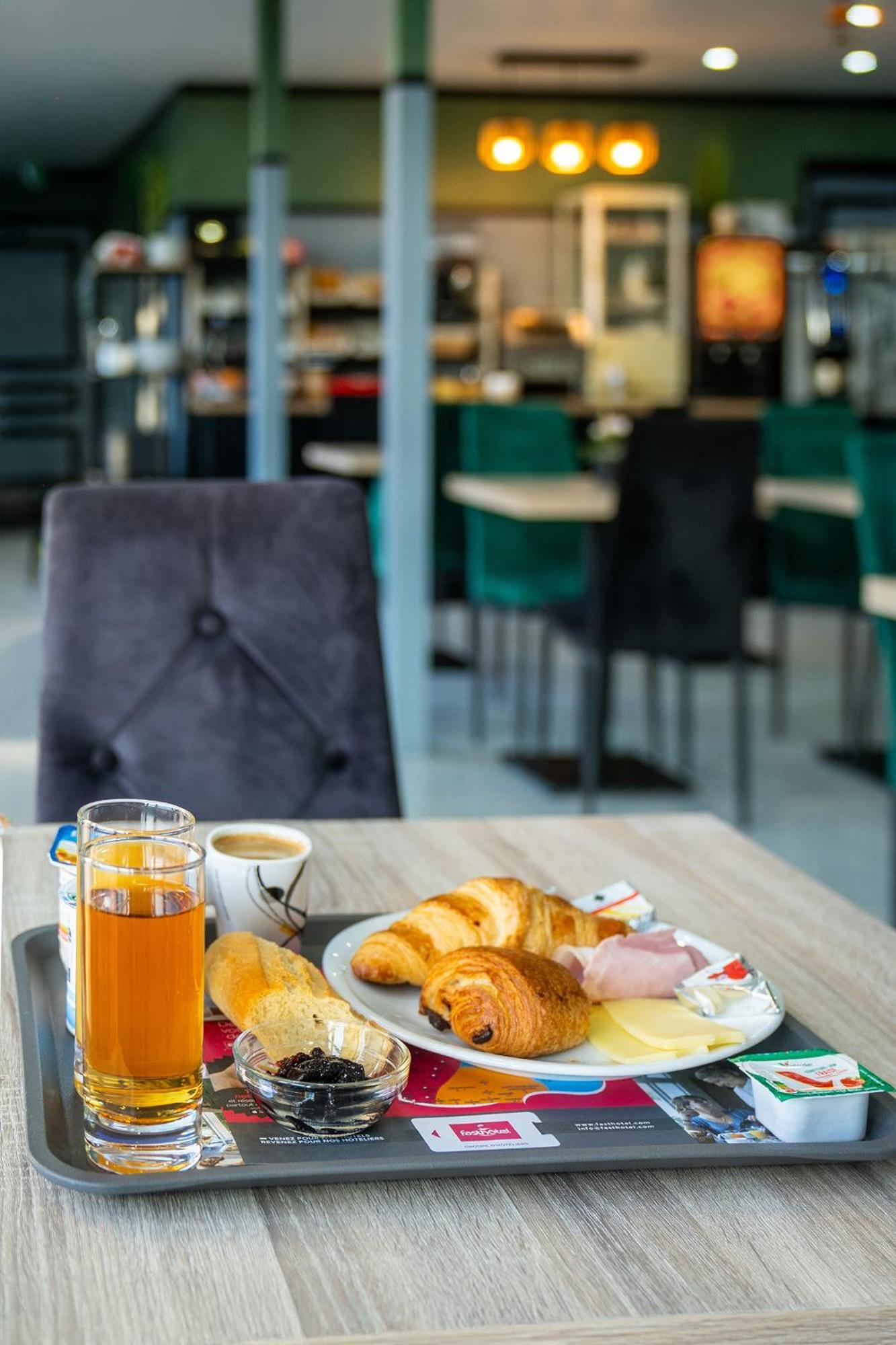 Fasthotel Le Mans Nord Fh Confort Saint-Saturnin  Esterno foto